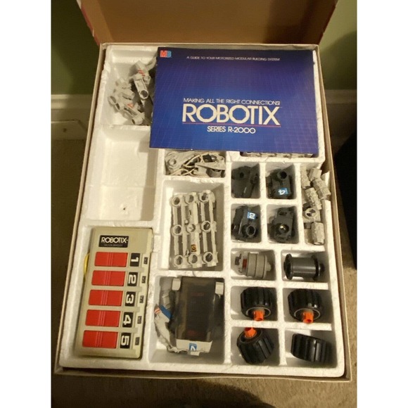 Vintage 1985, Robotix Series R-2000 by Milton Bradley - Picture 5 of 12
